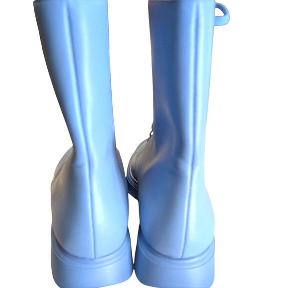 Stuart Weitzman McKenzee Cornflower Blue Combat Boot.... Size 8.5 - Picture 7 of 10